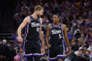 Sacramento gana en Dallas y estira su buena racha