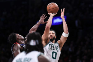 Boston sigue perfecto (5-0)