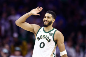 Boston devuelve el golpe a los 76ers y asalta el liderato del Este