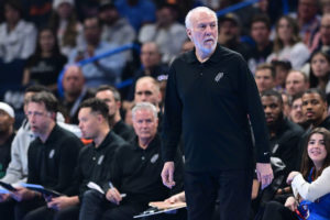 Gregg Popovich sufre un problema de salud y causa baja indefinida