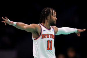 32 puntos de Jalen Brunson para vencer a Charlotte