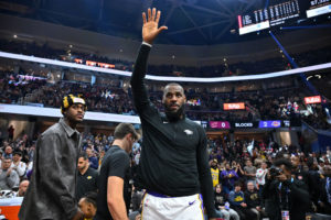LeBron regresa a Cleveland con victoria