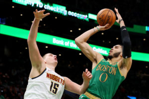 Jayson Tatum y Nikola Jokic, nombrados Jugadores del Mes