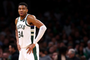Giannis, máximo reboteador de la historia de los Bucks tras superar a Kareem