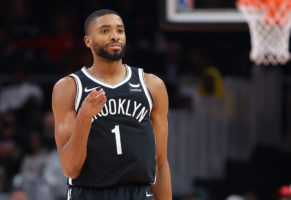 Mikal Bridges decide contra Atlanta