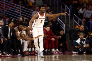 Bronny James por fin debuta en la NCAA