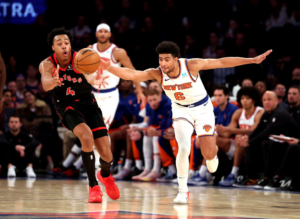 Esfuerzo coral de los Knicks para vencer a los Raptors