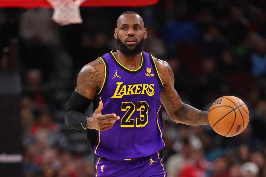 40 puntos de LeBron para ganar en OKC