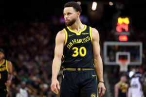 Los Warriors vencen en el regreso de Poole a San Francisco