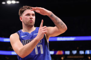 Un enorme Luka Doncic hace historia con 50 puntos en Navidad