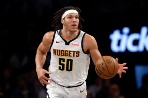 La mordedura de un perro deja a Aaron Gordon fuera de combate