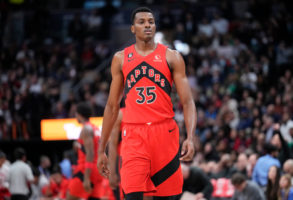 Los Lakers probarán a Christian Koloko
