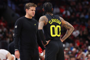 "Clarkson, coge un rebote para que pueda sentarte de una vez, joder"