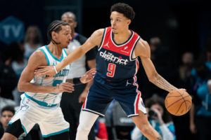 Ryan Rollins, ex de los Wizards, acusado por hasta siete robos