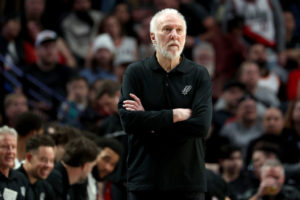 Popovich ofrece una polémica rueda de prensa de solo un minuto