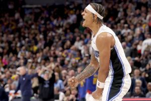 Banchero conquista Denver con su primer triple-doble