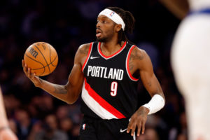 Jerami Grant arruina el debut de Siakam
