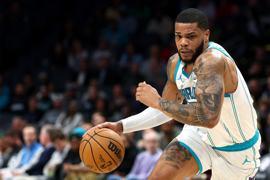 Los Suns muestran interés en Miles Bridges