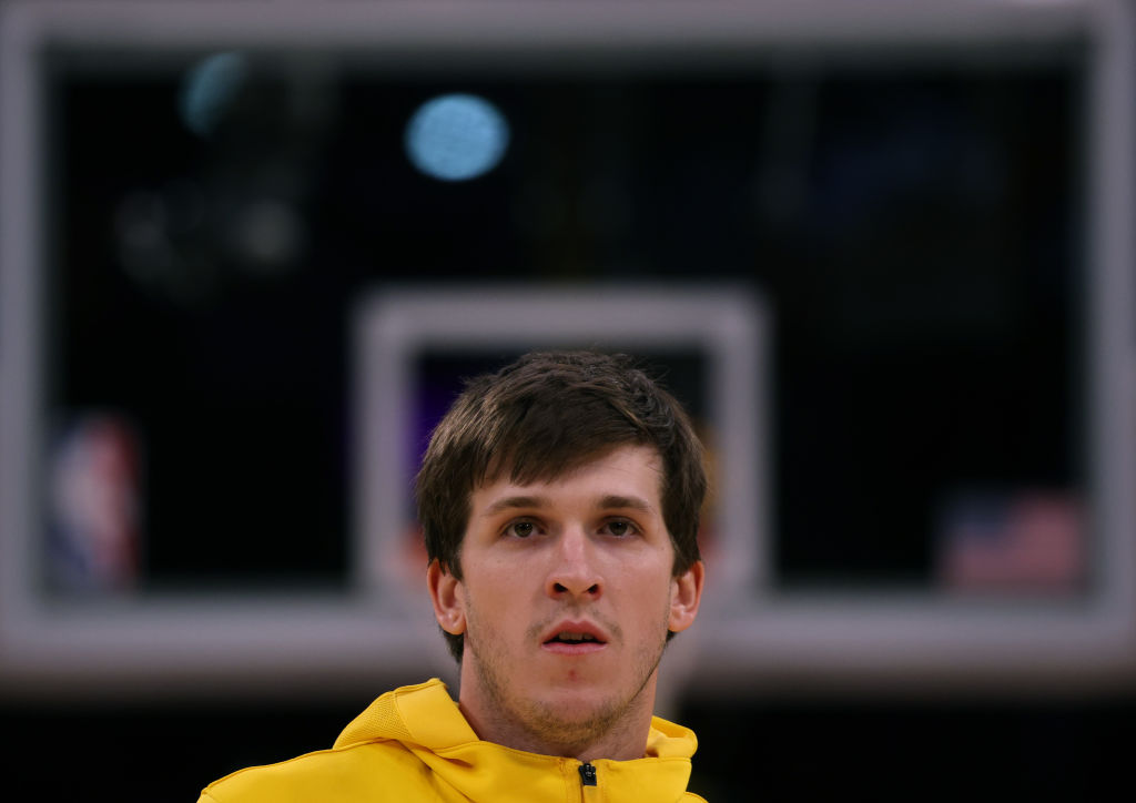 Los Hawks preguntan por Reaves y los Lakers se resisten