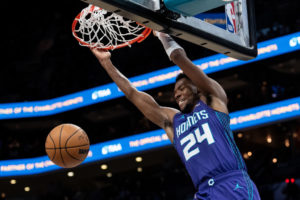 Steve Clifford está entusiasmado con Brandon Miller
