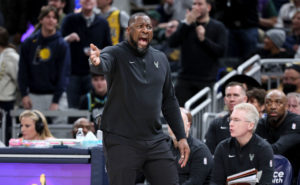 Los Bucks despiden a Adrian Griffin