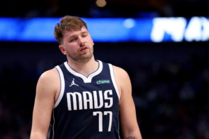 Polémica con Doncic: expulsa a un aficionado y se enzarza con un periodista