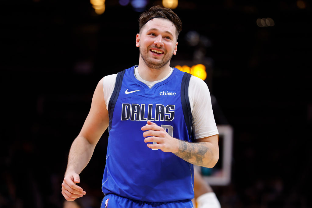 Luka Doncic agranda su leyenda con una histórica actuación de 73 puntos