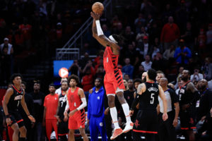 Los Blazers ganan en Houston gracias a un triple milagroso de Jerami Grant