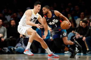Los Rockets preguntan por Mikal Bridges