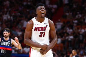 Thomas Bryant podrá recibir su anillo en Denver pese a su suspensión
