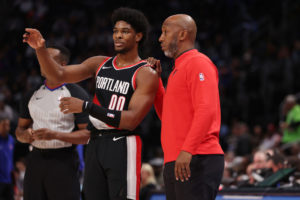 Billups, feliz por el paso al frente de Scoot Henderson