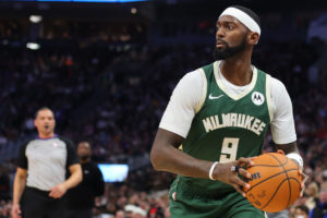 Mavericks y Bucks discuten un traspaso entre Grant Williams y Bobby Portis