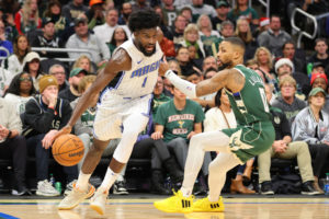 Jonathan Isaac extiende su contrato con los Magic