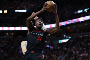La NBA confirma sanciones para cinco jugadores entre Miami y NOLA
