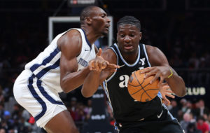 Clint Capela causa baja en los Hawks