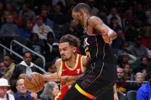 Trae responde a su 'no-All-Star' con un partidazo