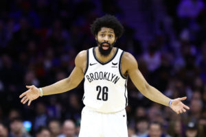 Dinwiddie reduce su destino a dos opciones