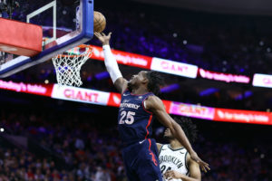 Los Sixers traspasan a Danuel House a Detroit