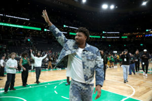 Boston y su afición rinden homenaje a Marcus Smart