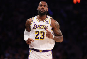 LeBron lo deja todo en manos de los Lakers