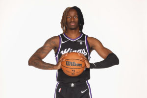 Los Kings firman un contrato estándar a Keon Ellis