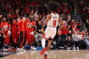 Coby White destroza a los Timberwolves