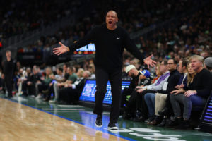 Doc Rivers 'raja' de sus jugadores tras la derrota en Memphis