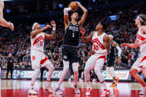 Wembanyama hace historia con un triple-doble de locura