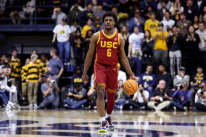 LeBron defiende a Bronny tras ser eliminado de varios 'mock draft'