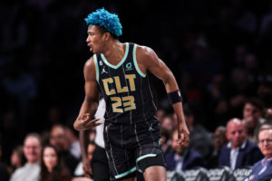 Kai Jones vuelve a los Clippers