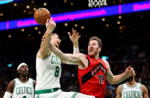 Toronto pierde a Poeltl por tiempo indefinido