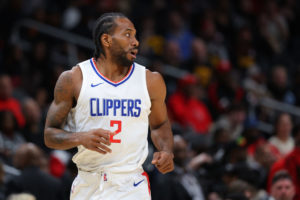 Kawhi Leonard no estará mucho tiempo de baja