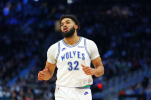 Karl-Anthony Towns causa baja indefinida