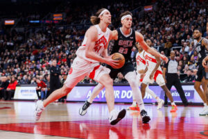 Toronto firma una extensión de dos años a Kelly Olynyk